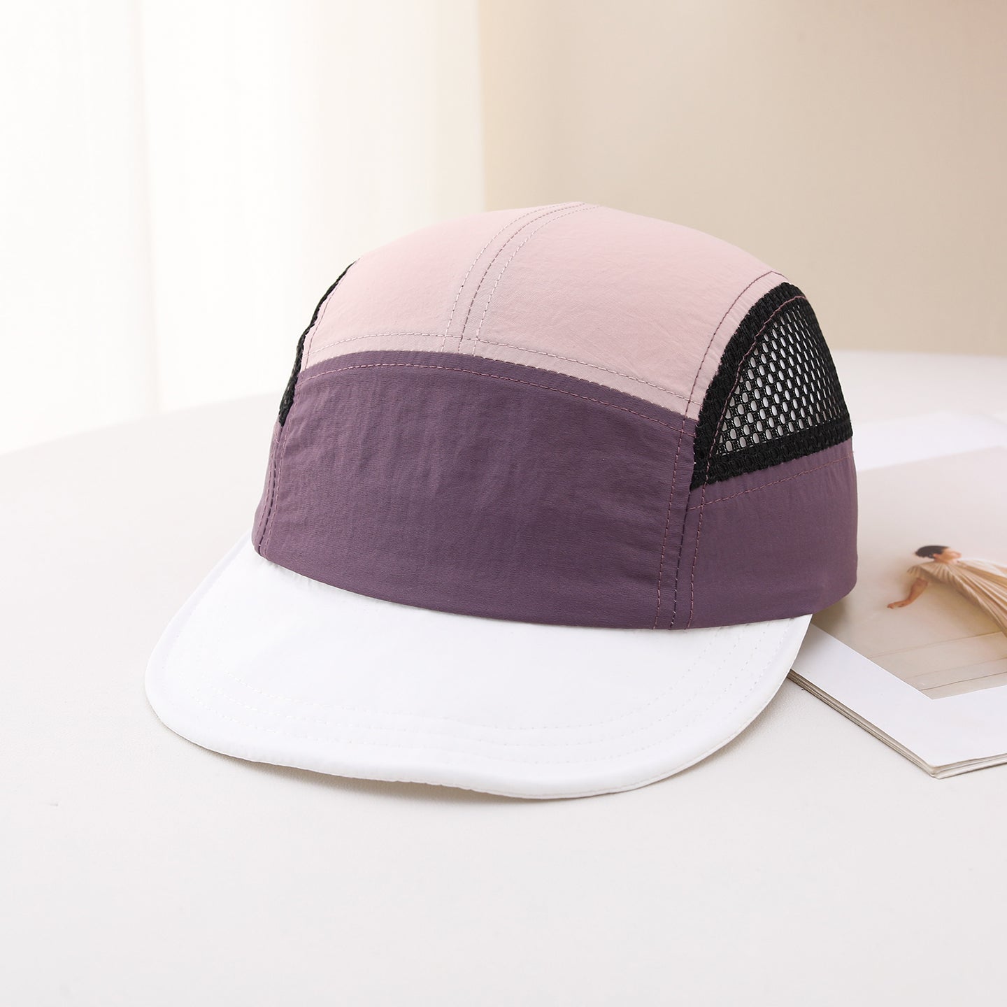 Multi-color Stitched Mesh Fabric, Lightweight And Breathable, Simple And Casual Style. This Baseball Cap With A Flat Brim Is Suitable For Sports, Travel And Daily Use.
