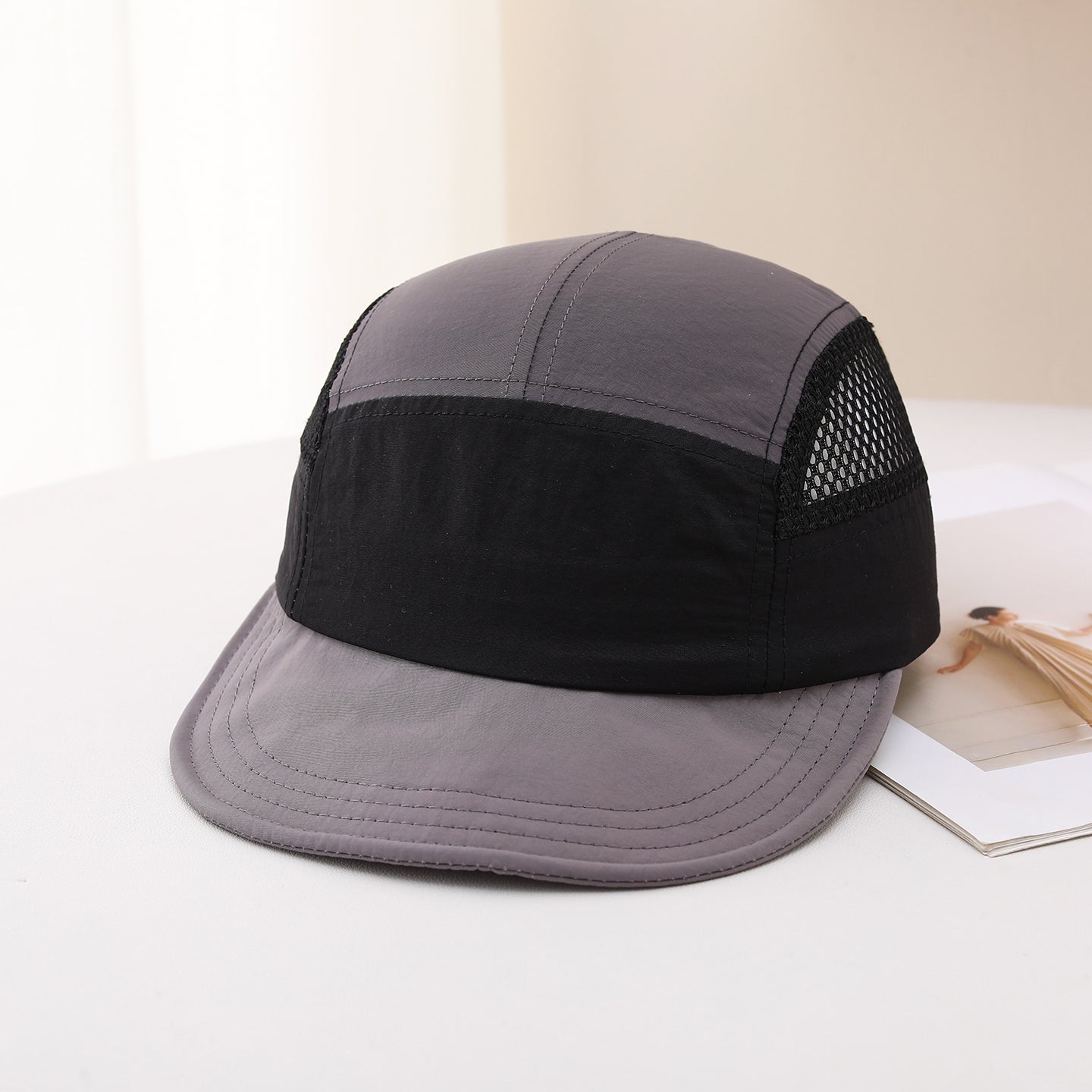 Multi-color Stitched Mesh Fabric, Lightweight And Breathable, Simple And Casual Style. This Baseball Cap With A Flat Brim Is Suitable For Sports, Travel And Daily Use.