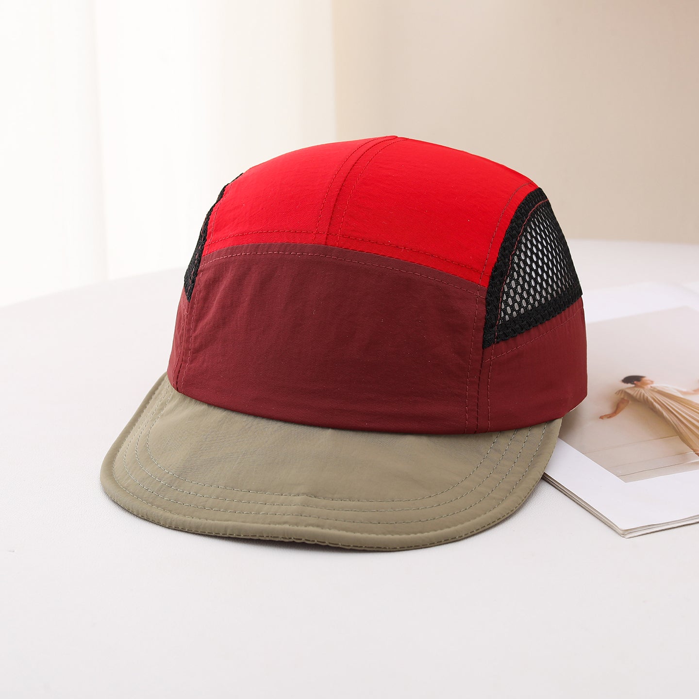 Multi-color Stitched Mesh Fabric, Lightweight And Breathable, Simple And Casual Style. This Baseball Cap With A Flat Brim Is Suitable For Sports, Travel And Daily Use.