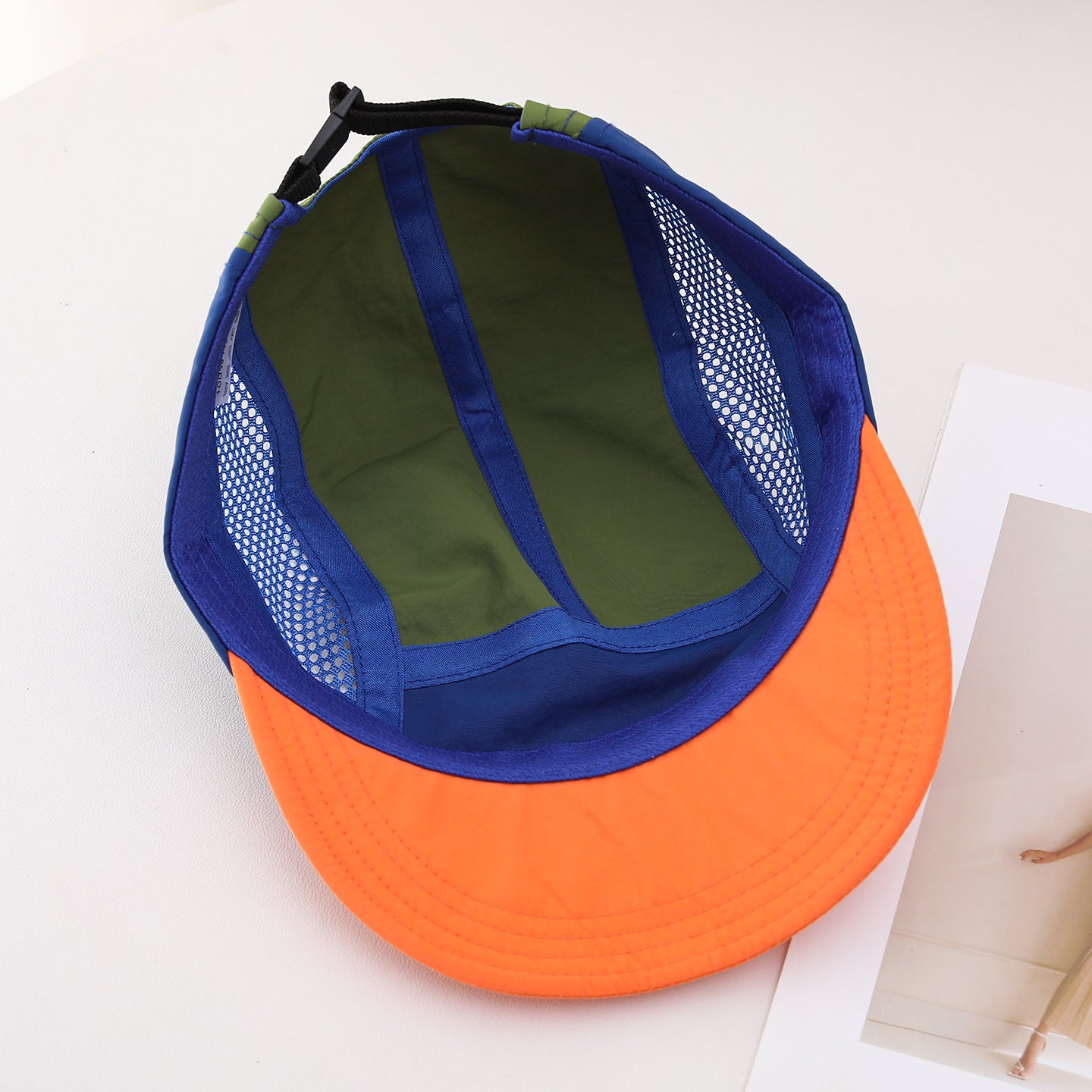Multi-color Stitched Mesh Fabric, Lightweight And Breathable, Simple And Casual Style. This Baseball Cap With A Flat Brim Is Suitable For Sports, Travel And Daily Use.